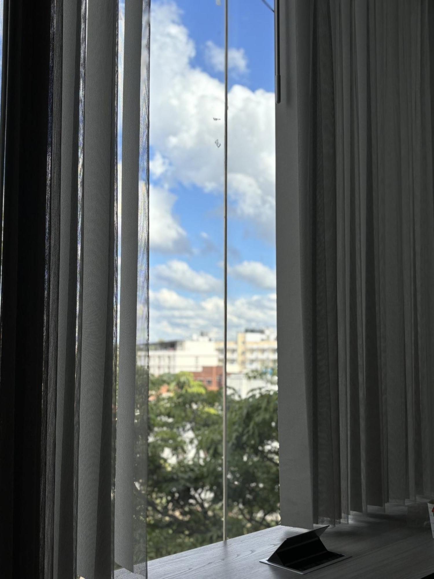 Blr Pods Hotel Bangalore Bagian luar foto