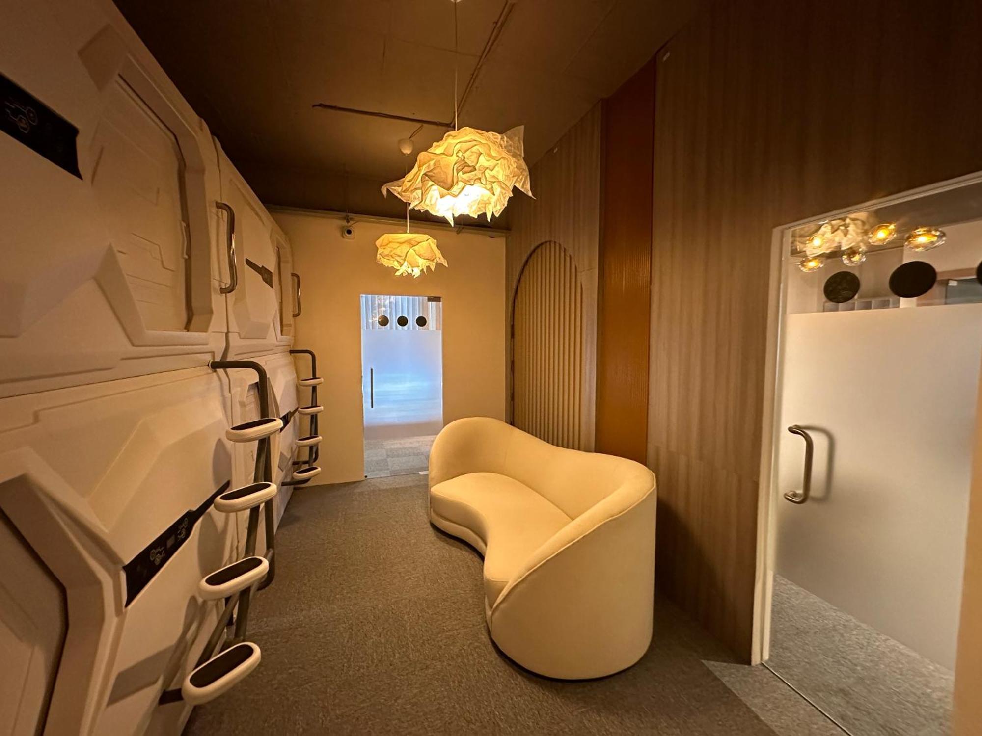 Blr Pods Hotel Bangalore Bagian luar foto