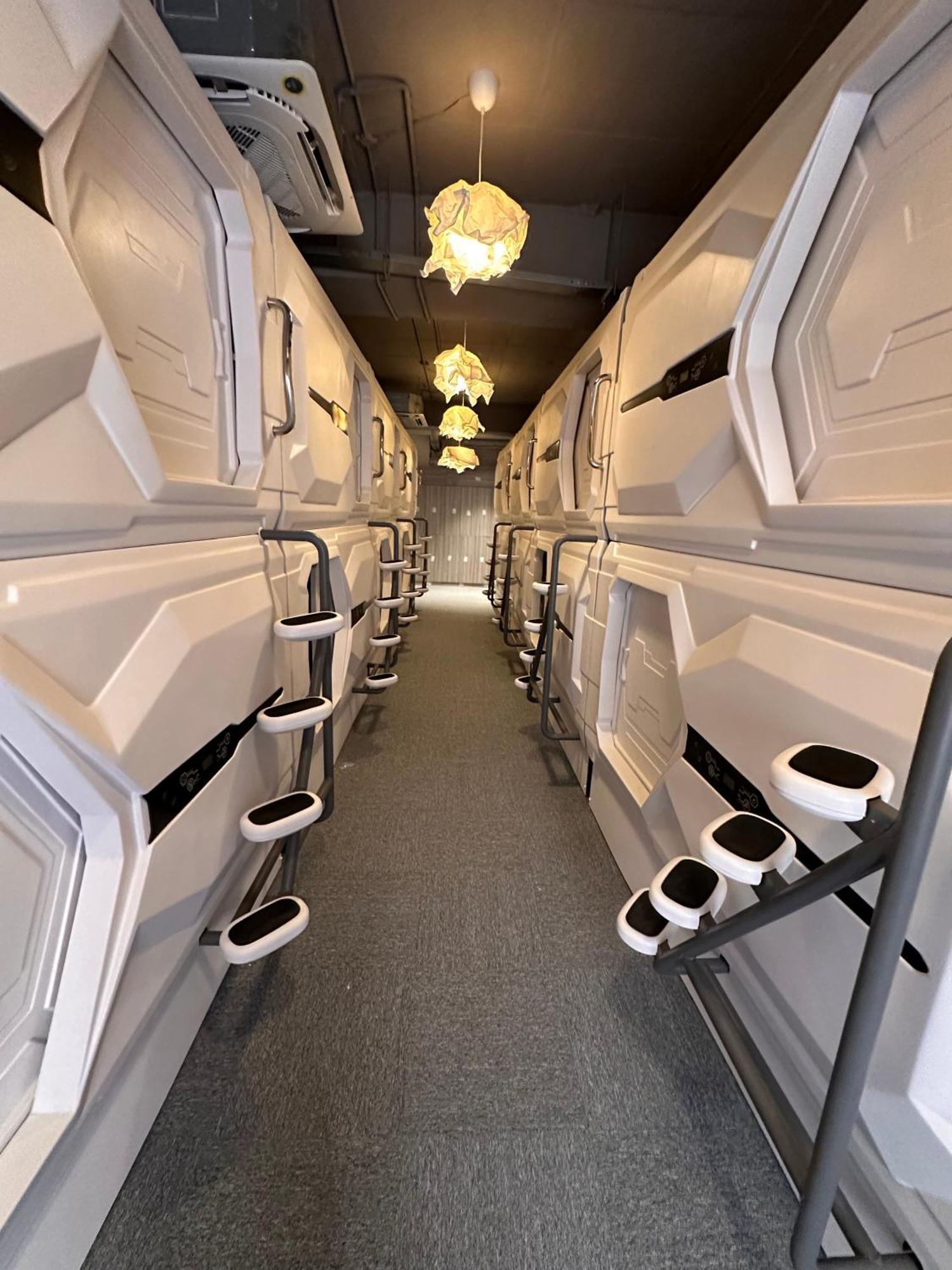 Blr Pods Hotel Bangalore Bagian luar foto