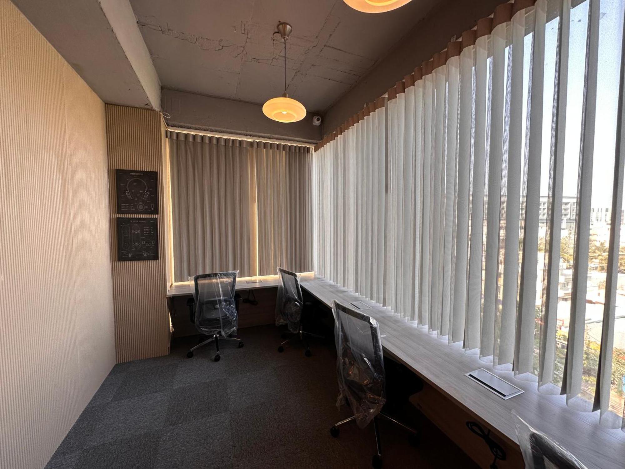 Blr Pods Hotel Bangalore Bagian luar foto
