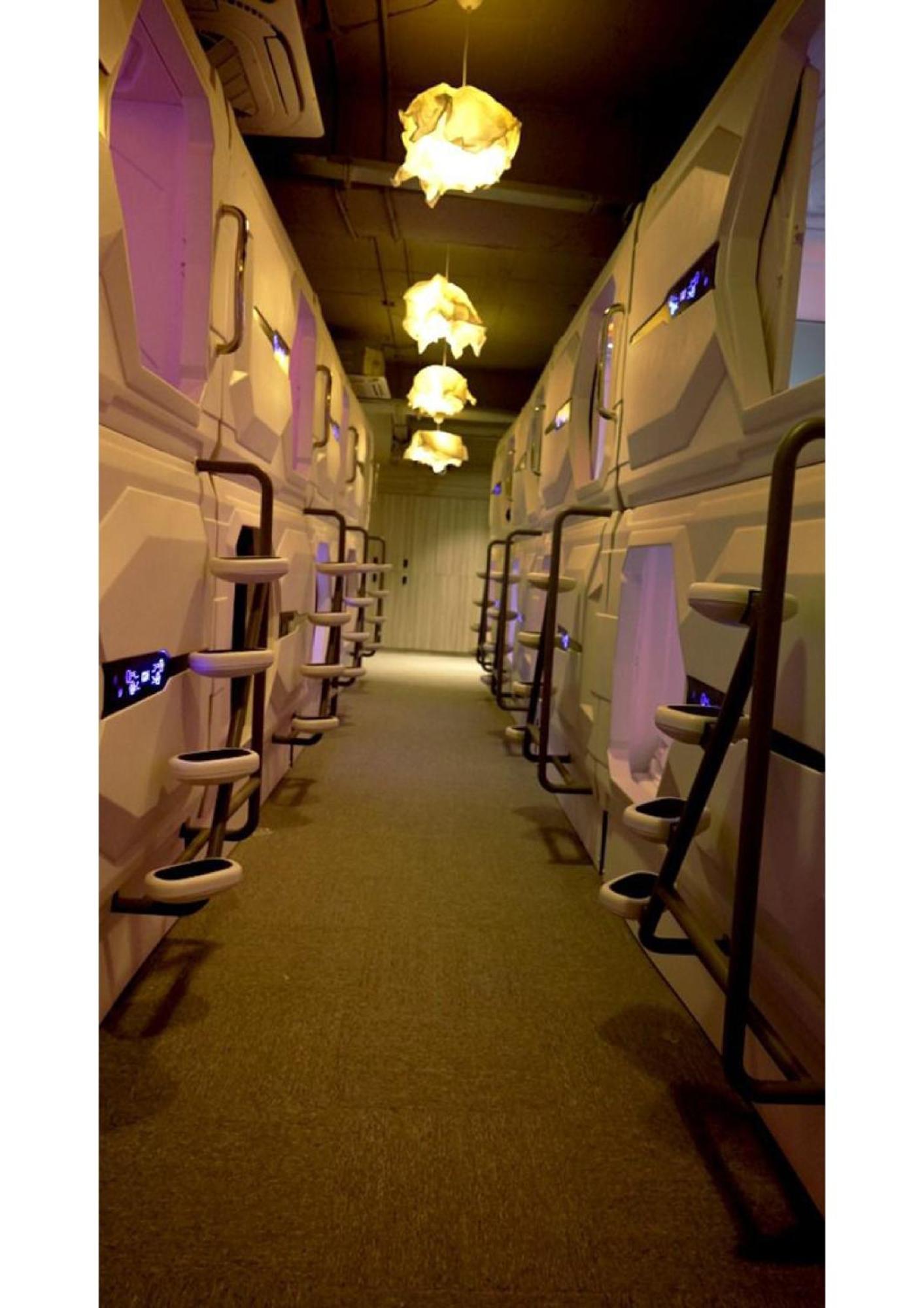 Blr Pods Hotel Bangalore Bagian luar foto